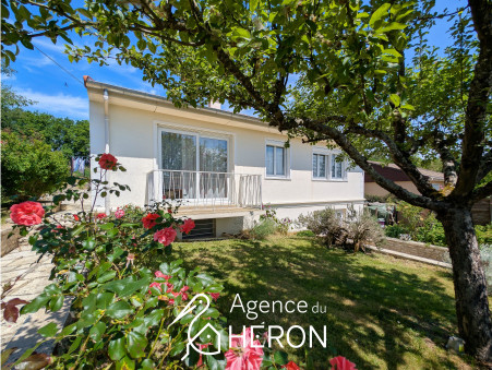 FAY LES NEMOURS  217 000 €