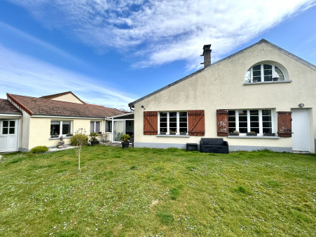 CELY  273 000 €