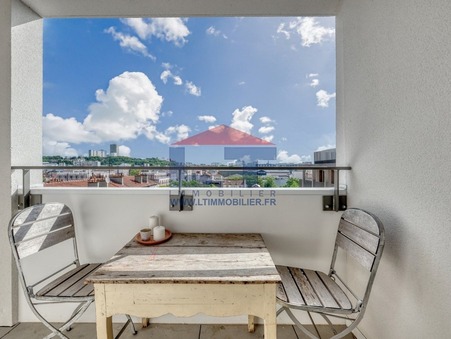 MONTREUIL  334 000 €