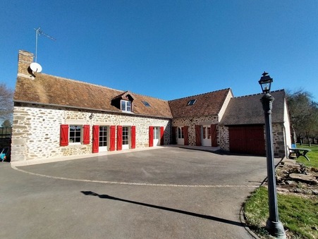 MOULINS LE CARBONNEL  213 200 €