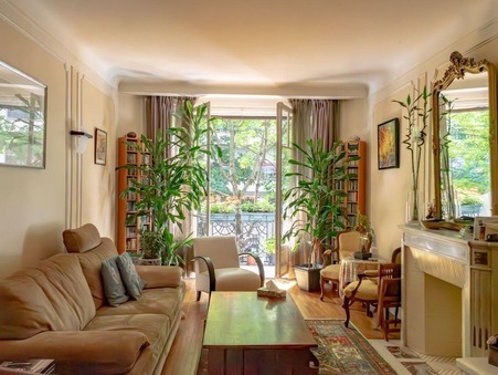 PARIS  980 000 €