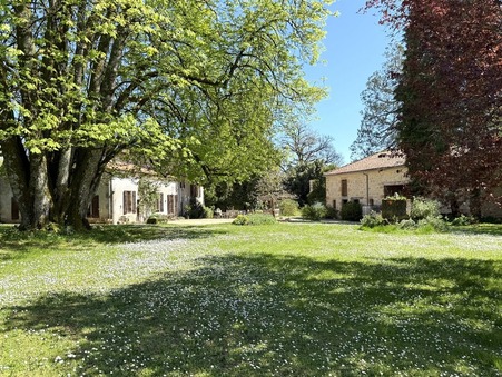 VARAIGNES  447 000 €
