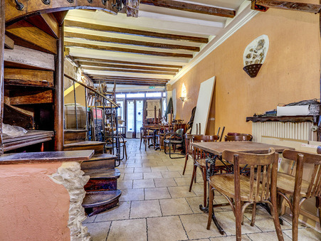Paris  765 000 €