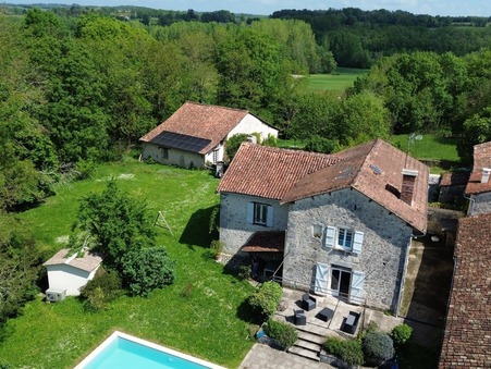 NONTRON  385 000 €