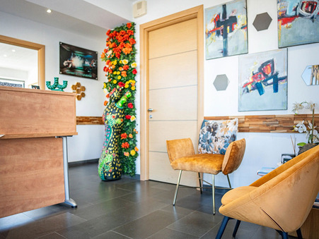 Location Local Bastia Réf. 607 - Slide 2