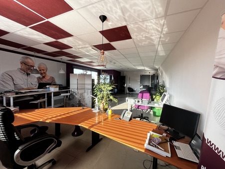 Local professionnel 836 €  sur Saint-Romans (38160) - Réf. 63_P_LCO650005097