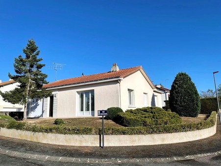 A louer maison 728 &euro;  Le May-sur-Èvre