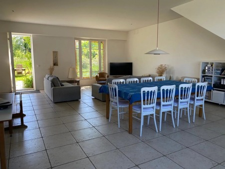 A louer maison 3 000 €  Orgeval