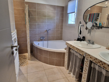 Vente maison 367 500 € Cheval Blanc