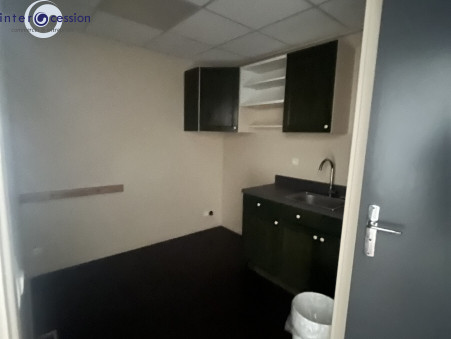 A louer local commercial 1 300 €  Lons le Saunier