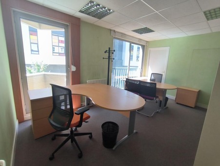 A louer local professionnel 2 170 €  Clermont-Ferrand
