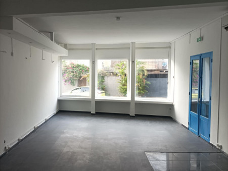 Local commercial 990 &euro;  sur Ste Clotilde (97490) - Réf. 5492025