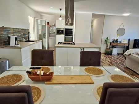 Maison sur Anglade ; 260 000 €  ; A vendre Réf. 11_5486