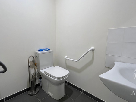 Local commercial 23 000 €  Réf. 63_F_VCO650005224 Chatte