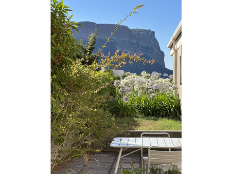 Location appartement Cassis 13260; 807 € 