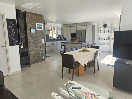 Maison sur Bagnols-en-Forêt ; 546 000 €  ; Achat Réf. 45_JC5858