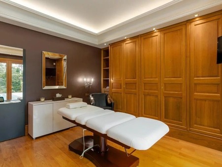 Maison 25 000 000 &euro;  sur Antibes (06600) - Réf. 83782575