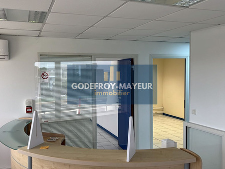 A louer local professionnel Baie-Mahault 97122; 2 770 € 