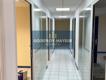 A louer local professionnel Baie-Mahault 97122; 2 770 € 