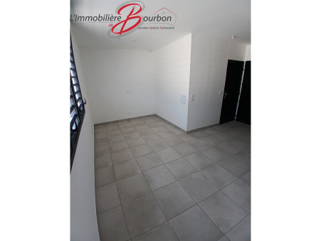 Location appartement Moufia 97490; 390 € 