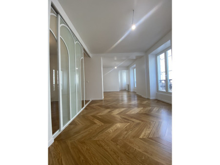 Location appartement Paris 1er Arrondissement 75001; 2 000 € 