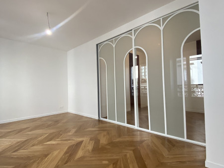 Appartement 2 000 €  sur Paris 1er Arrondissement (75001) - Réf. e6431c28fe76792_rand