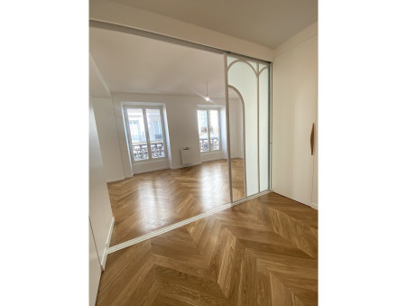 Location appartement Paris 1er Arrondissement 75001; 2 000 € 