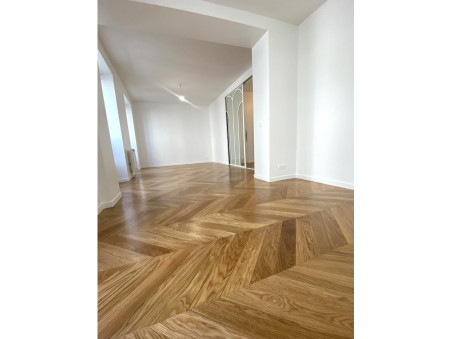 Appartement 2 000 €  sur Paris 1er Arrondissement (75001) - Réf. e6431c28fe76792_rand