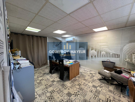 Local professionnel sur Baie-Mahault ; 1 800 €  ; A louer Réf. 0103.1