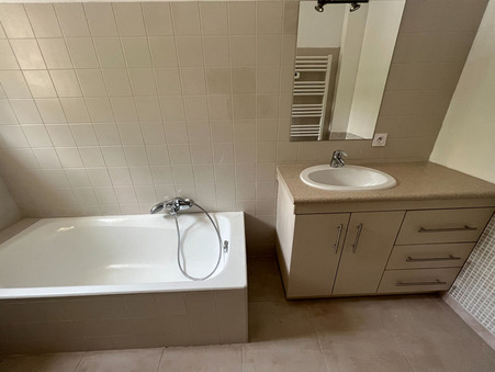 A louer maison Vence 06140; 2 212 € 