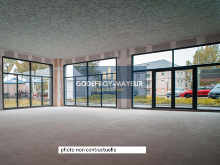 Location local commercial Baie-Mahault 97122; 14 970 &euro; 