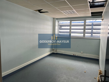 Location local professionnel Baie-Mahault 97122; 2 840 € 