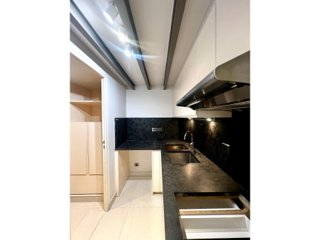 Appartement sur Paris 8eme Arrondissement ; 1 600 €  ; A louer Réf. MON426