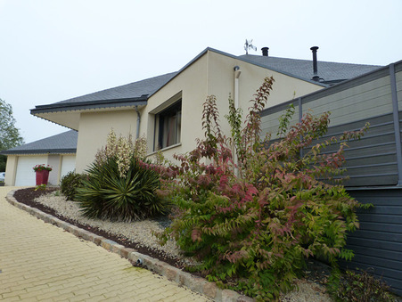 A vendre maison Cosse le Vivien 53230; 374 000 €