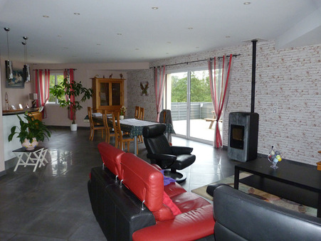 Vente maison 374 000 € Cosse le Vivien