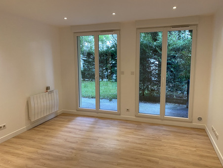 Local commercial sur Chantilly ; 950 &euro;  ; Location Réf. 00075-02