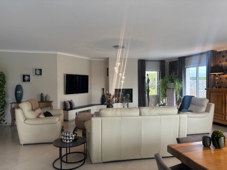 A vendre maison Fontaine-Notre-Dame 59400; 950 000 €