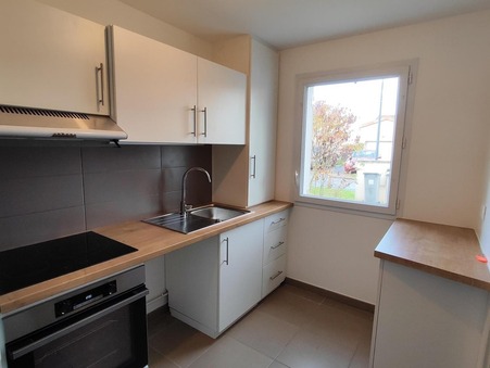 Maison 900 €  sur Poitiers (86000) - Réf. 25722927