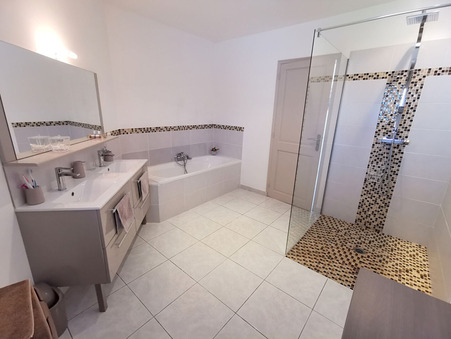 Maison sur Bagnols-en-Forêt ; 759 000 €  ; A vendre Réf. 45_JC2850