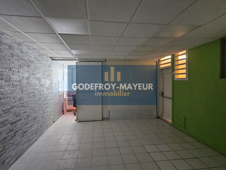 Location local commercial Basse-Terre 97100; 2 100 € 