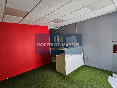 A louer local commercial Basse-Terre 97100; 2 100 € 