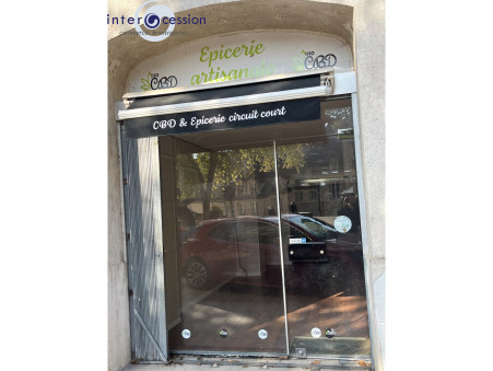 A louer local commercial 750 €  Dole