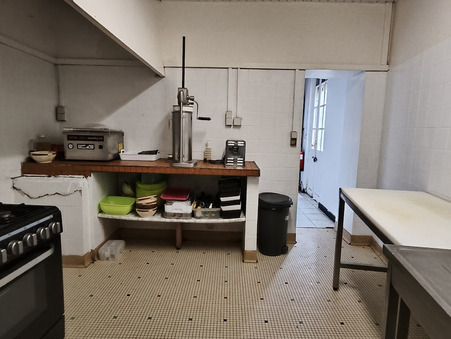 A vendre local commercial Saint-Christoly-de-Blaye 33920; 154 000 €
