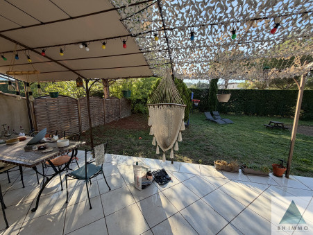 A louer maison 1 950 €  Simiane Collongue