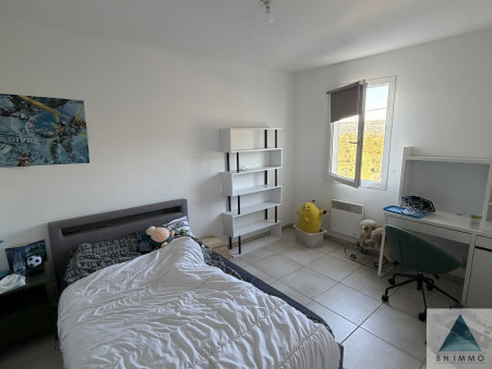 A louer maison 1 950 €  Simiane Collongue