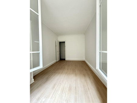 Local professionnel 1 763 €  sur Paris 8eme Arrondissement (75008) - Réf. MON430
