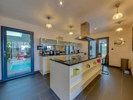 Maison 897 000 €  Réf. 25974GL Brest