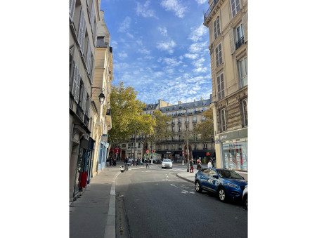 Commercial space € 2 000  Réf. 464 Paris 3eme Arrondissement