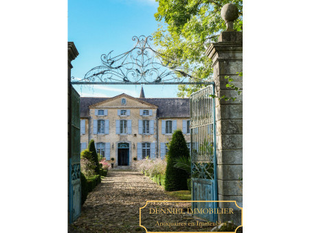 A vendre chateau Pau 64000; 1 608 000 € 