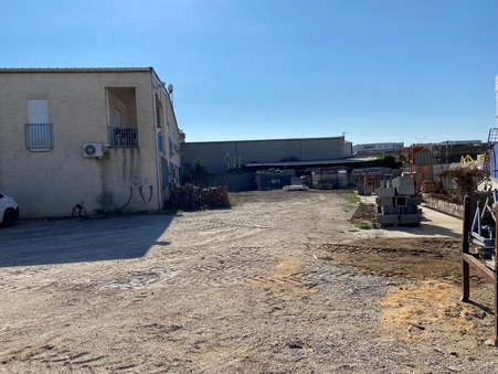 A louer local commercial 5 600 €  Agde